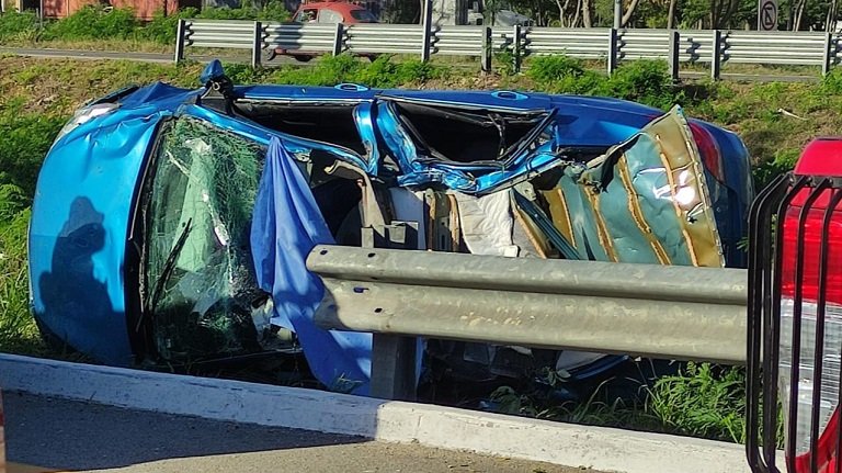 Volcadura deja un muerto y un lesionado en la carretera Mérida-Progreso