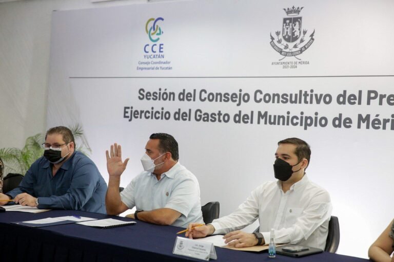 «Más austeros, más creativos y más eficientes», el reto municipal para 2022