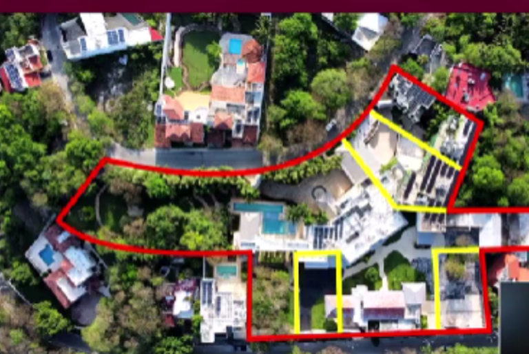Exhiben la «Casa Blanca» de ‘Alito’ Moreno; el terreno cuenta con 16 lotes