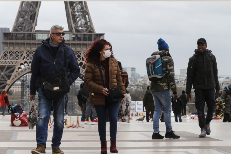 Francia se quita la mascarilla y levanta restricciones para no vacunados
