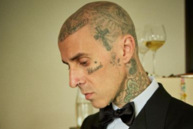 «Dios sálvame»: Travis Barker, baterista de Blink-182, tras ser hospitalizado de emergencia