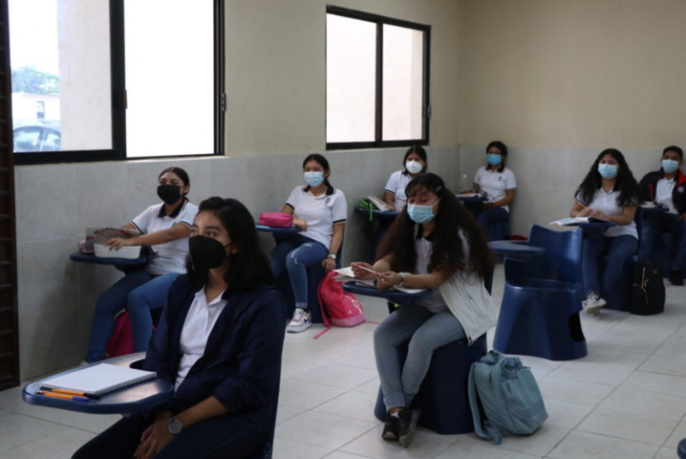 Con este apoyo económico puedes concluir tu preparatoria en Yucatán