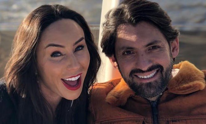 esposo de gomez mont